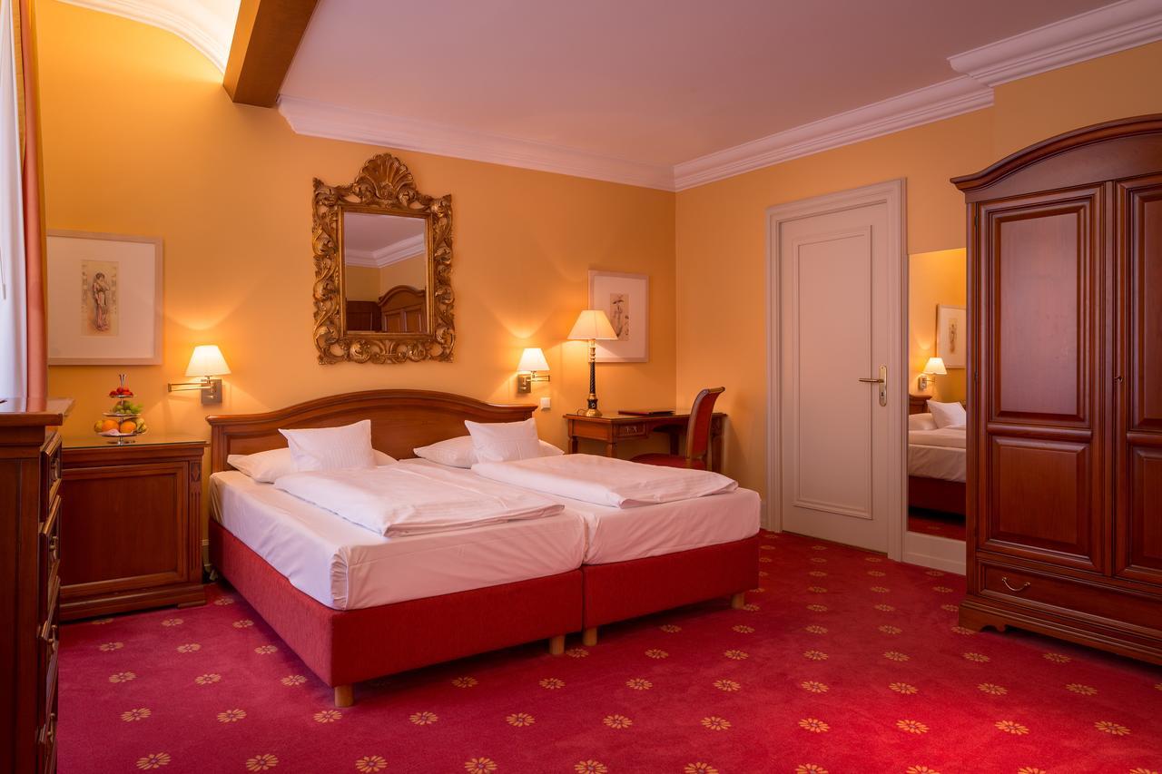Atlantic Parkhotel Baden-Baden Room photo